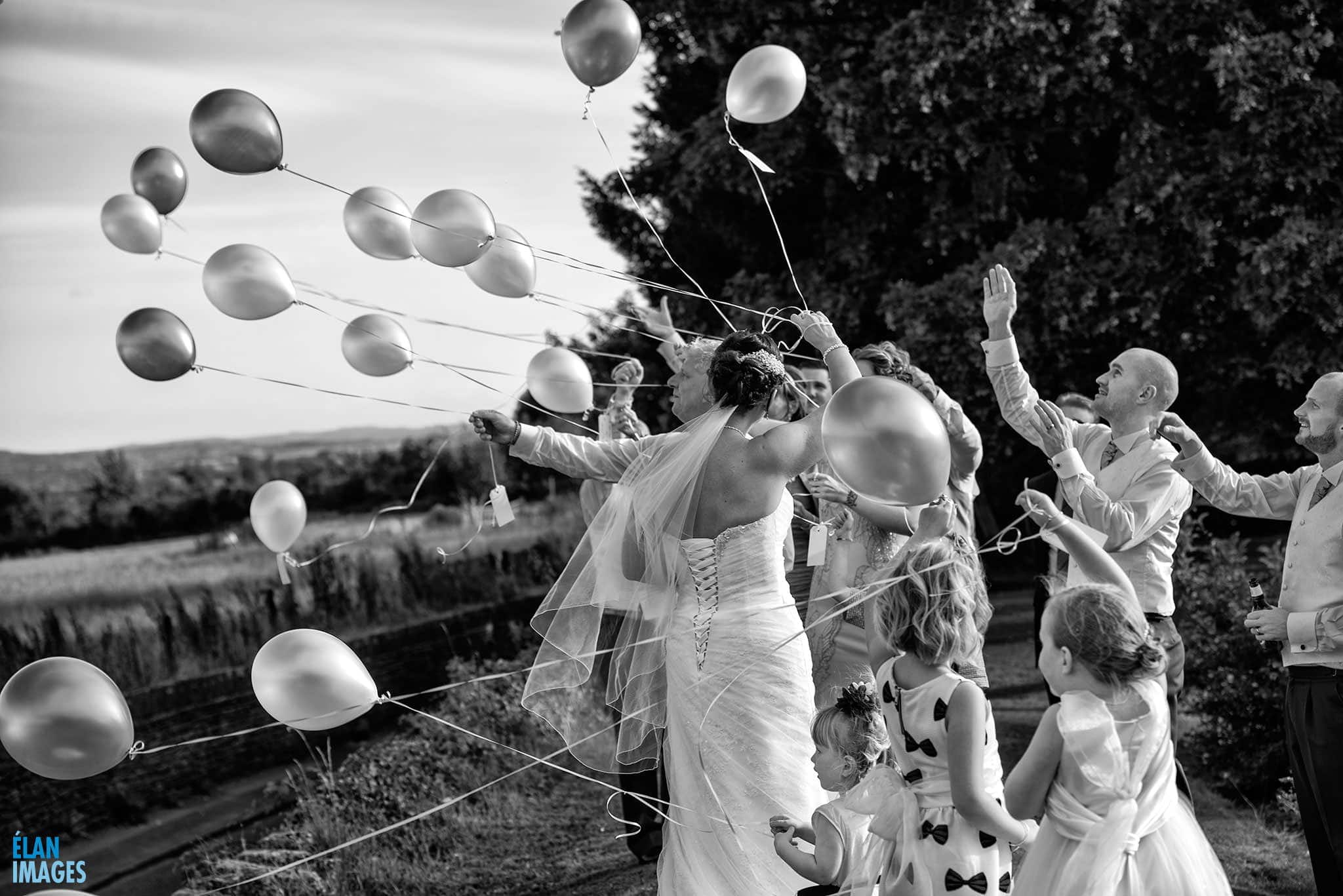 Balloon-Release-at-a-wedding